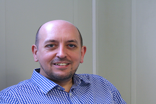 L - Clive Towe has been appointed General Manager at Mid West Displays